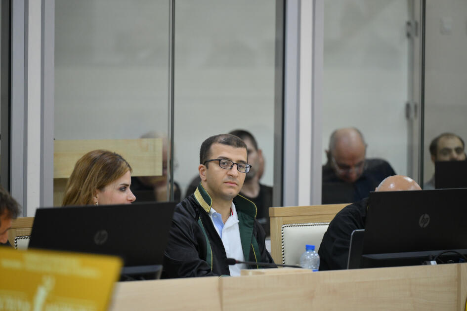 Ermənistan silahlı qüvvələrinin hücumları nəticəsində yaralanmış, mülklərini itirmiş, əsirlikdə və girovluqda olmuş zərərçəkmiş şəxslər məhkəmədə ifadə veriblər