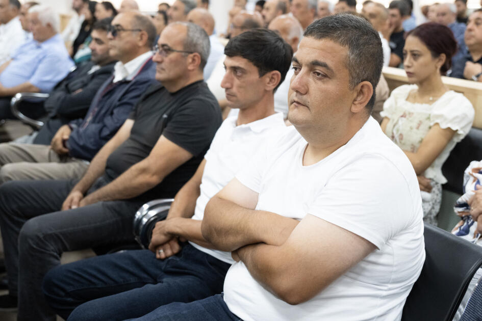 Ermənistan silahlı qüvvələrinin hücumları nəticəsində yaralanmış, mülklərini itirmiş, əsirlikdə və girovluqda olmuş zərərçəkmiş şəxslər məhkəmədə ifadə veriblər
