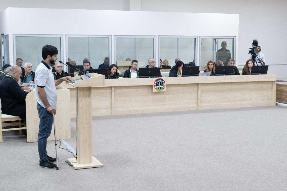 Ermənistan silahlı qüvvələrinin hücumları nəticəsində yaralanmış, mülklərini itirmiş, əsirlikdə və girovluqda olmuş zərərçəkmiş şəxslər məhkəmədə ifadə veriblər