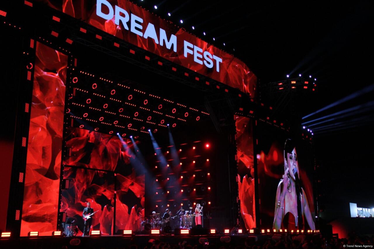 Dream Fest 2025 в Баку подарил зрителям вечер в честь Муслима Магомаева, концерты Blue и Emin