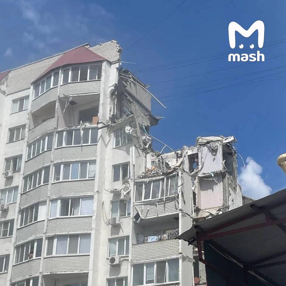 Часть жилого дома обвалилась после взрыва в России