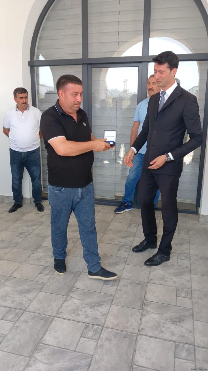 В село Хыдырлы Агдамского района прибыла очередная группа бывших вынужденных переселенцев