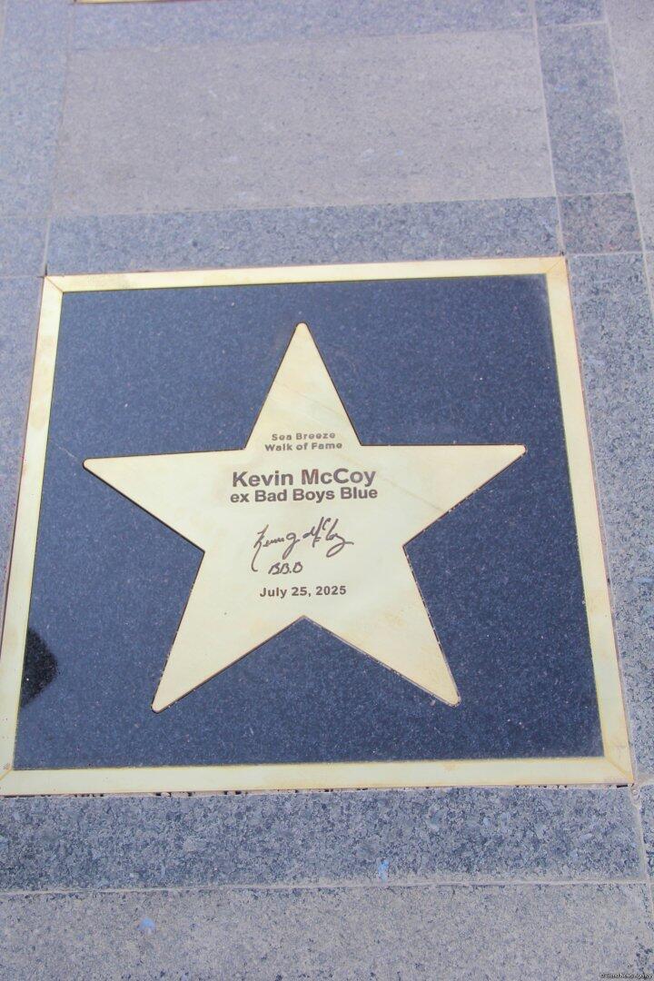 Сразу пять звезд-легенд 80-90-х зажглись на Walk of Fame в Баку