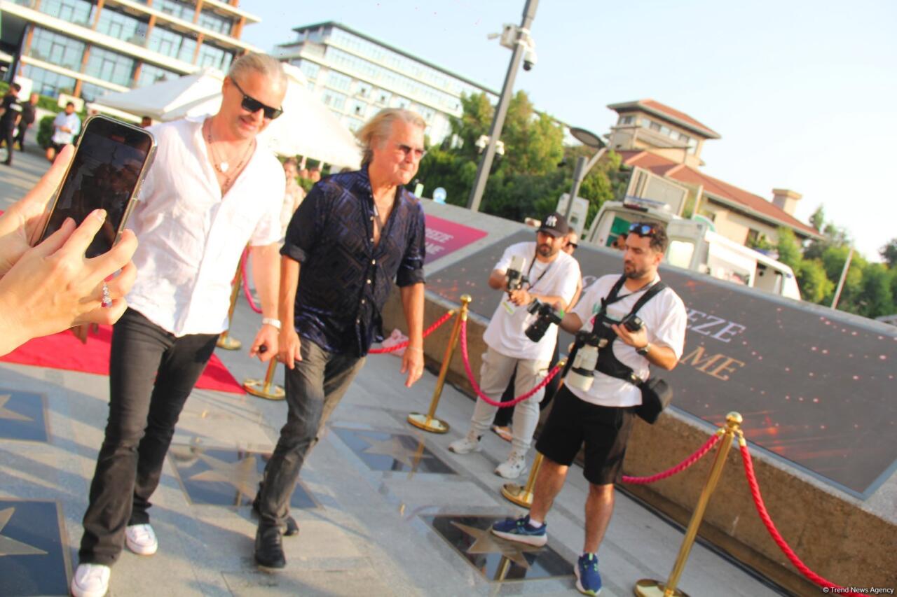 Сразу пять звезд-легенд 80-90-х зажглись на Walk of Fame в Баку