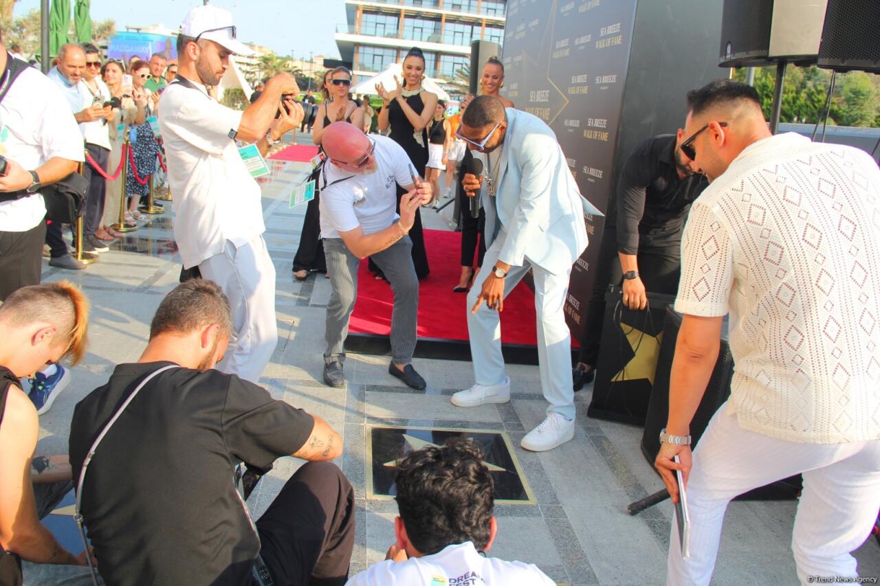 Сразу пять звезд-легенд 80-90-х зажглись на Walk of Fame в Баку