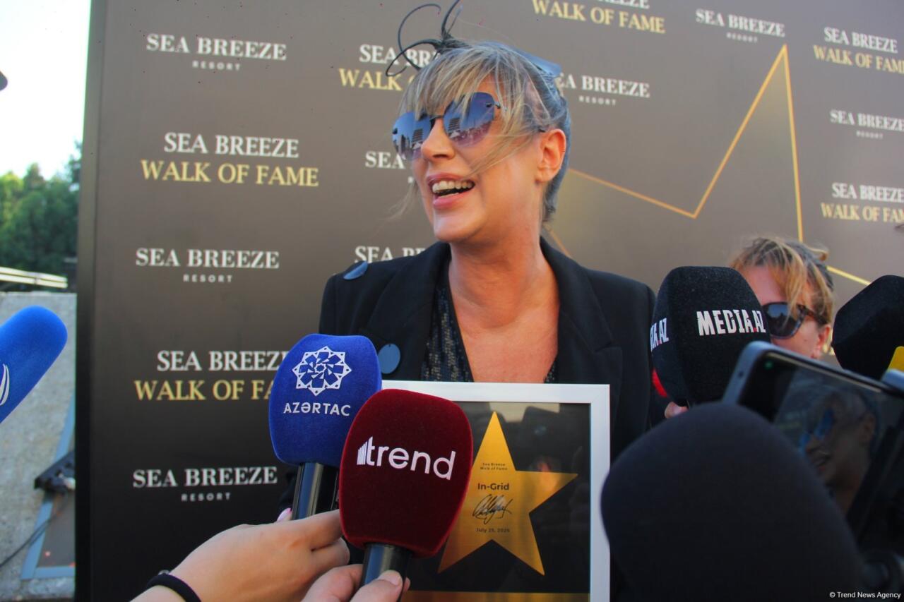 Сразу пять звезд-легенд 80-90-х зажглись на Walk of Fame в Баку