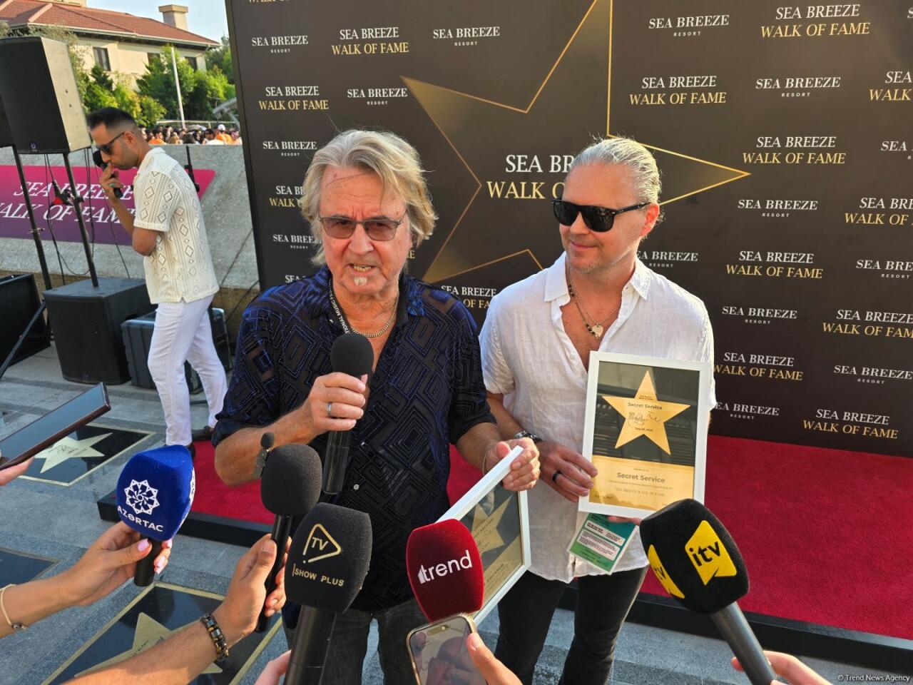 Сразу пять звезд-легенд 80-90-х зажглись на Walk of Fame в Баку