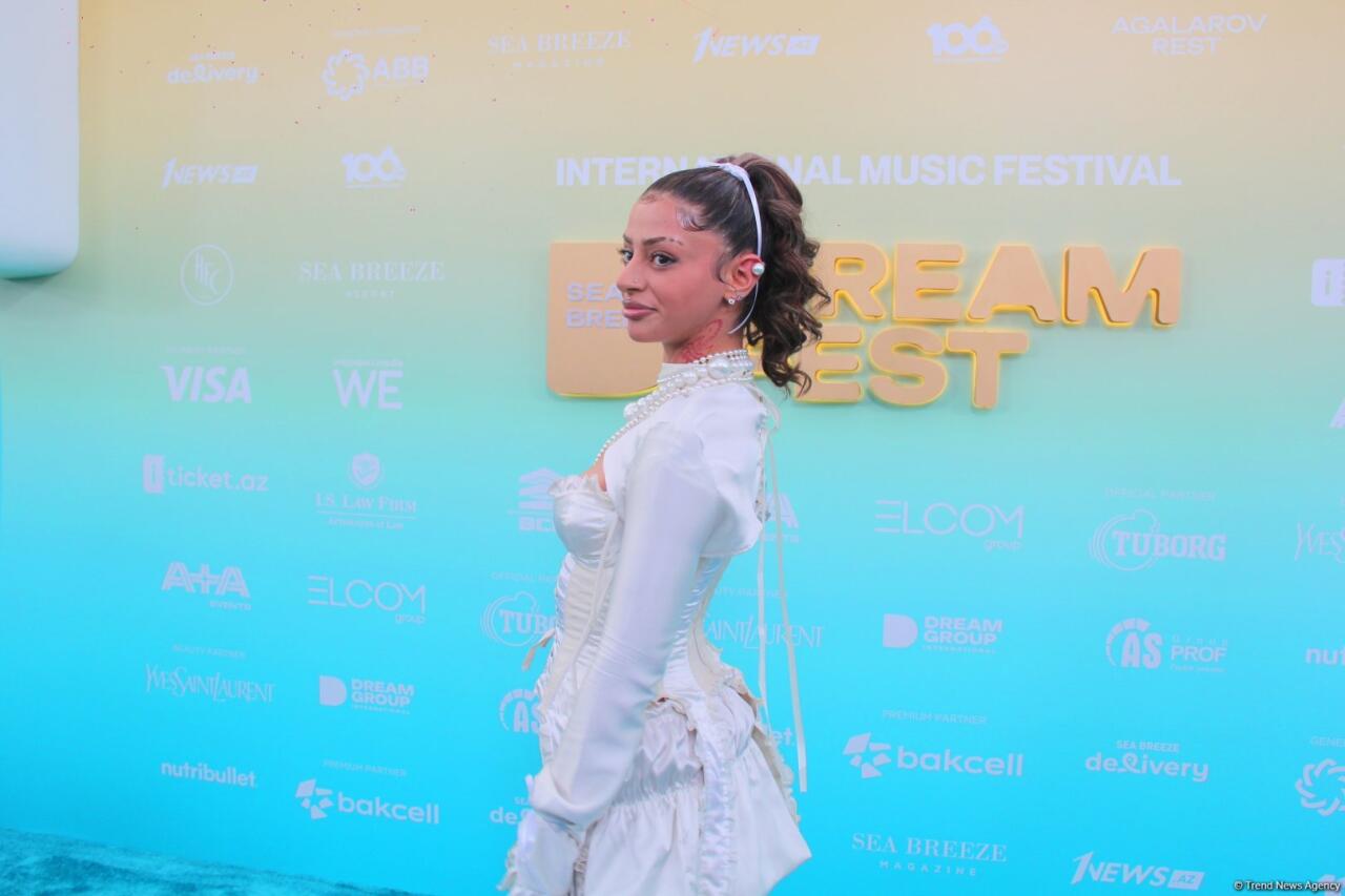Финальный аккорд Dream Fest 2025 в Баку – звезды современной молодежи на бирюзовой дорожке