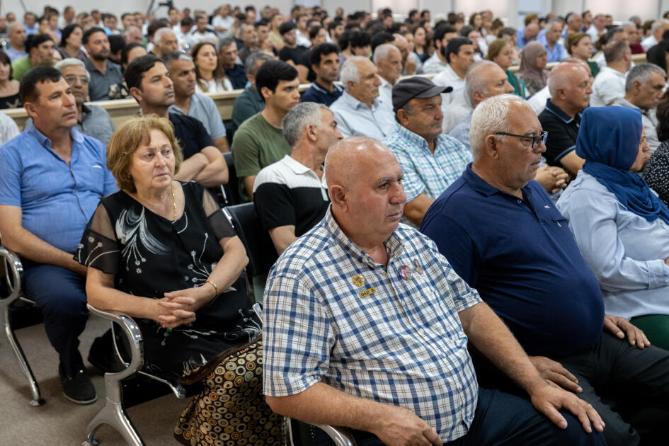 Ermənistan silahlı qüvvələrinin hücumları nəticəsində yaralanmış, əsirlikdə və girovluqda işgəncələrə məruz qalmış, mina qurbanı olmuş şəxslər məhkəmədə ifadə veriblər