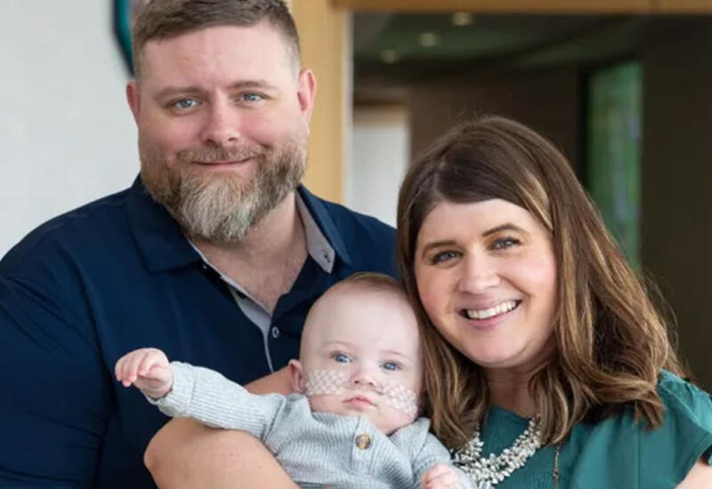 Самый недоношенный ребенок в мире отметил первый день рождения