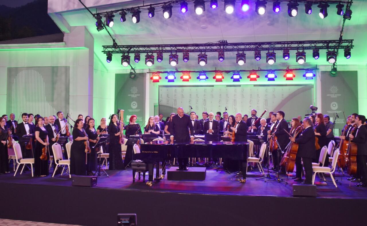 XIV Qəbələ Beynəlxalq Musiqi Festivalı başa çatıb