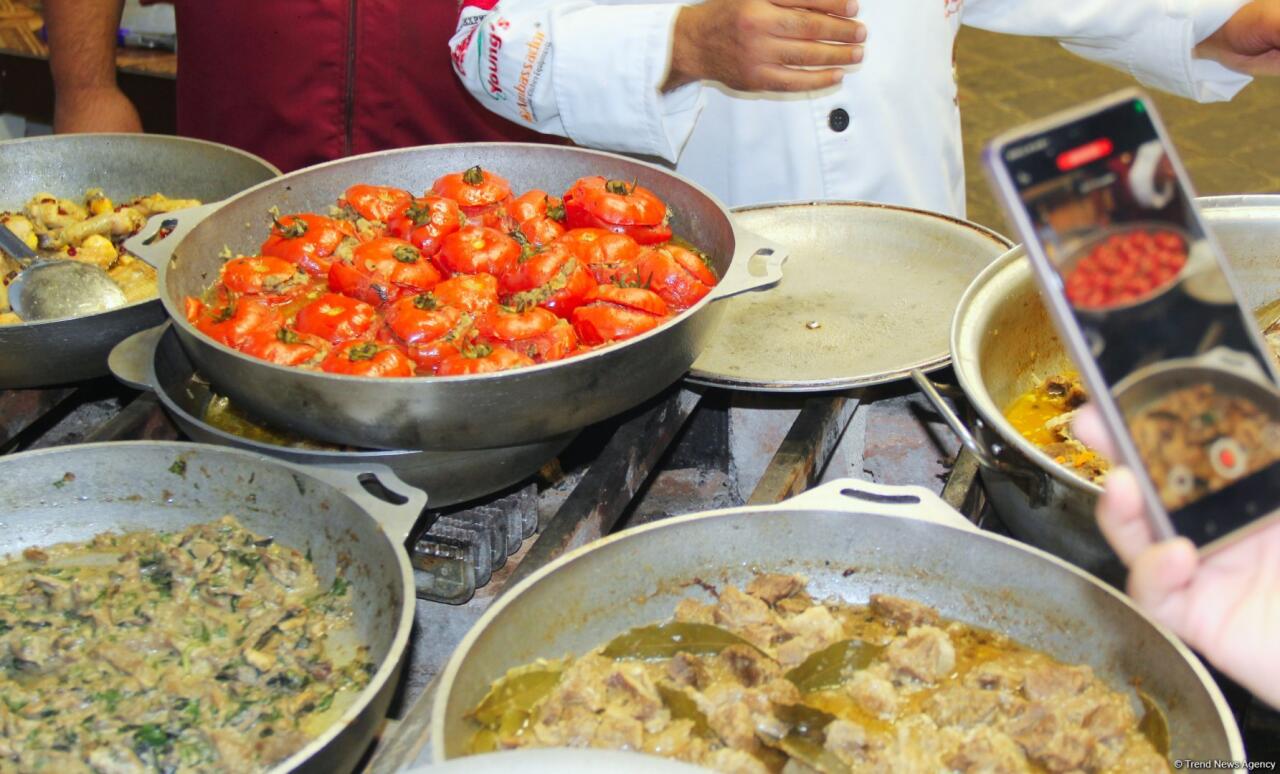 В Şuşa Qalası состоялась презентация блюд карабахской кухни для гостей Pastry & Bakery Chefs Baku Cup 2025