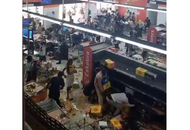 Массовое мародерство началось в Анголе