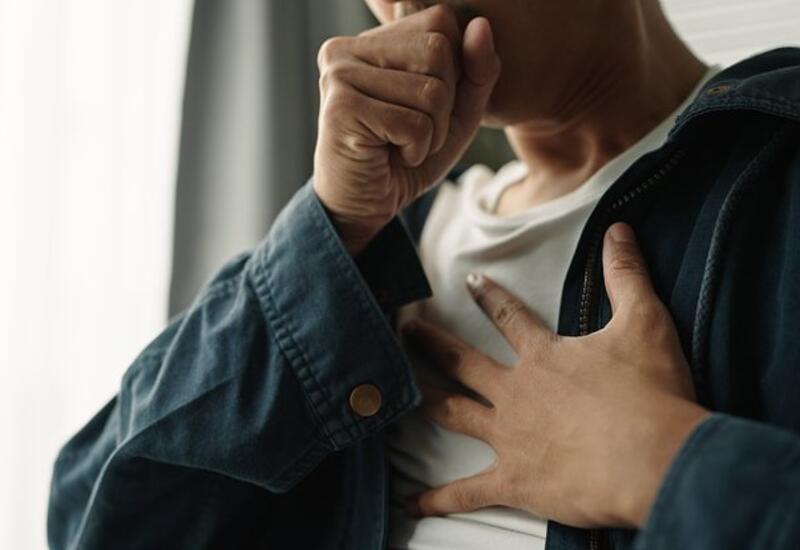 Раскрыта неочевидная причина хронического кашля