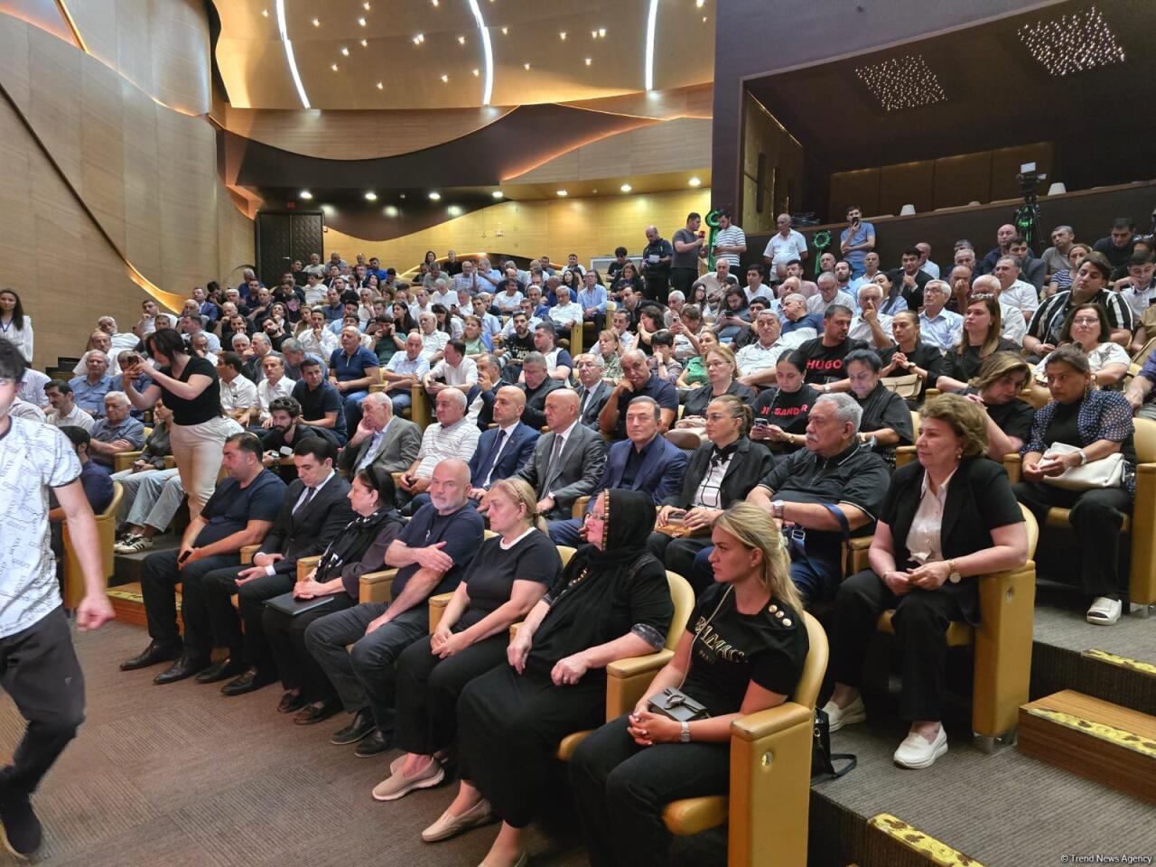 Bakıda görkəmli muğam ifaçısı Arif Babayevlə vida mərasimi keçirilib