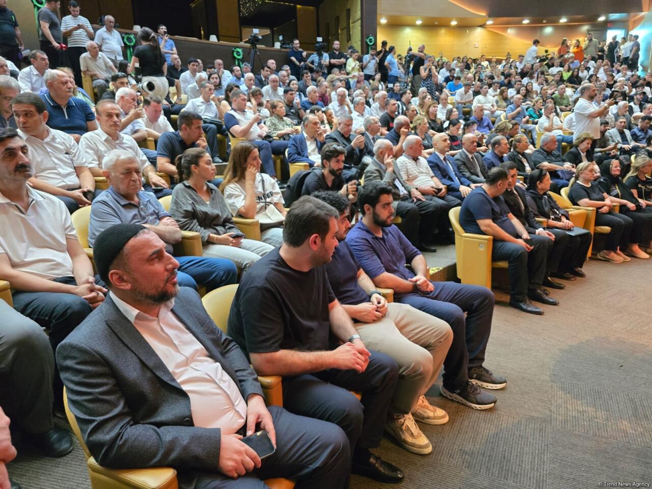 Bakıda görkəmli muğam ifaçısı Arif Babayevlə vida mərasimi keçirilib