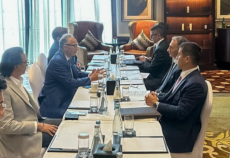 Азербайджан оценил возможности сотрудничества с DP World