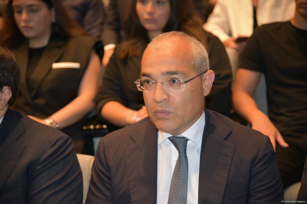 Xalq yazıçısı Elçin Əfəndiyev I Fəxri xiyabanda dəfn olunub