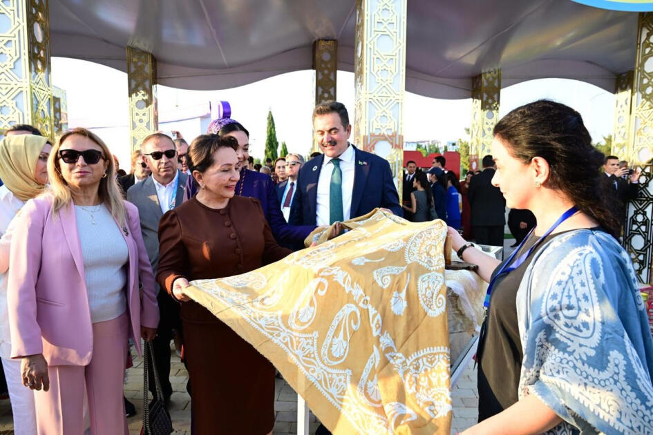 Национальное наследие Азербайджана представлено в Туркменистане