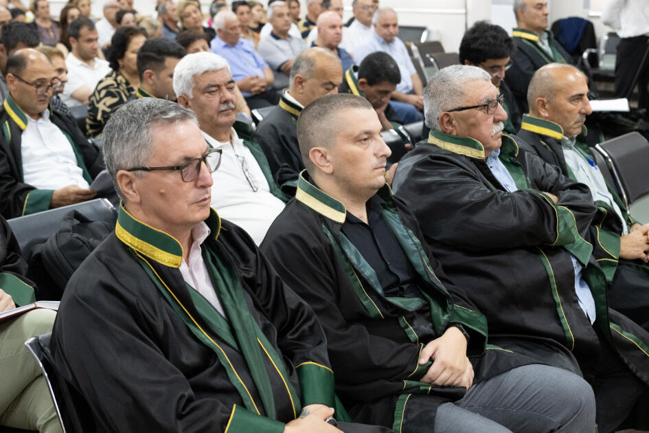 Ermənistan silahlı qüvvələrinin hücumları nəticəsində doğmaları itkin düşmüş, yaralanmış, mina qurbanı olmuş, əsirlikdə işgəncələrə məruz qalmış şəxslər məhkəmədə ifadə veriblər