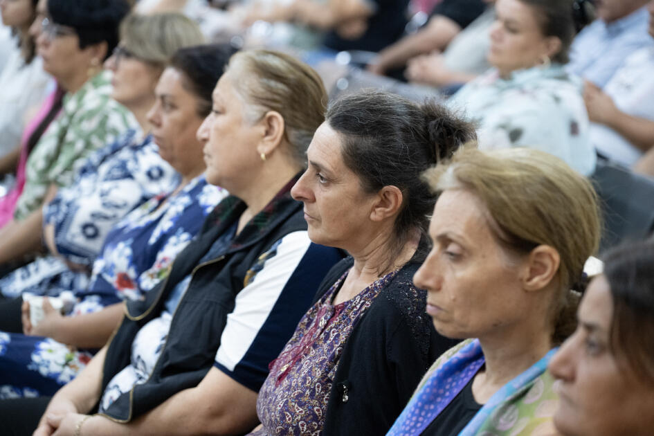 Ermənistan silahlı qüvvələrinin hücumları nəticəsində doğmaları itkin düşmüş, yaralanmış, mina qurbanı olmuş, əsirlikdə işgəncələrə məruz qalmış şəxslər məhkəmədə ifadə veriblər
