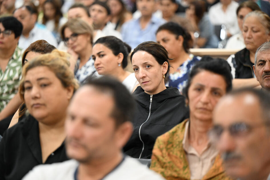 Ermənistan silahlı qüvvələrinin hücumları nəticəsində doğmaları itkin düşmüş, yaralanmış, mina qurbanı olmuş, əsirlikdə işgəncələrə məruz qalmış şəxslər məhkəmədə ifadə veriblər