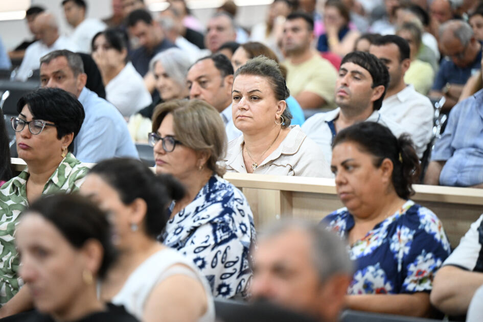 Ermənistan silahlı qüvvələrinin hücumları nəticəsində doğmaları itkin düşmüş, yaralanmış, mina qurbanı olmuş, əsirlikdə işgəncələrə məruz qalmış şəxslər məhkəmədə ifadə veriblər