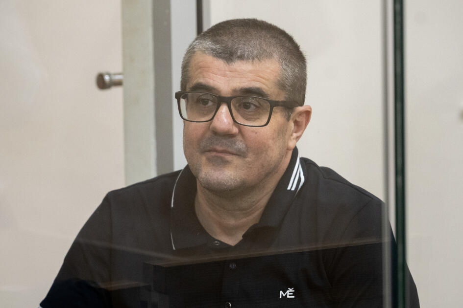 Ermənistan silahlı qüvvələrinin hücumları nəticəsində doğmaları itkin düşmüş, yaralanmış, mina qurbanı olmuş, əsirlikdə işgəncələrə məruz qalmış şəxslər məhkəmədə ifadə veriblər