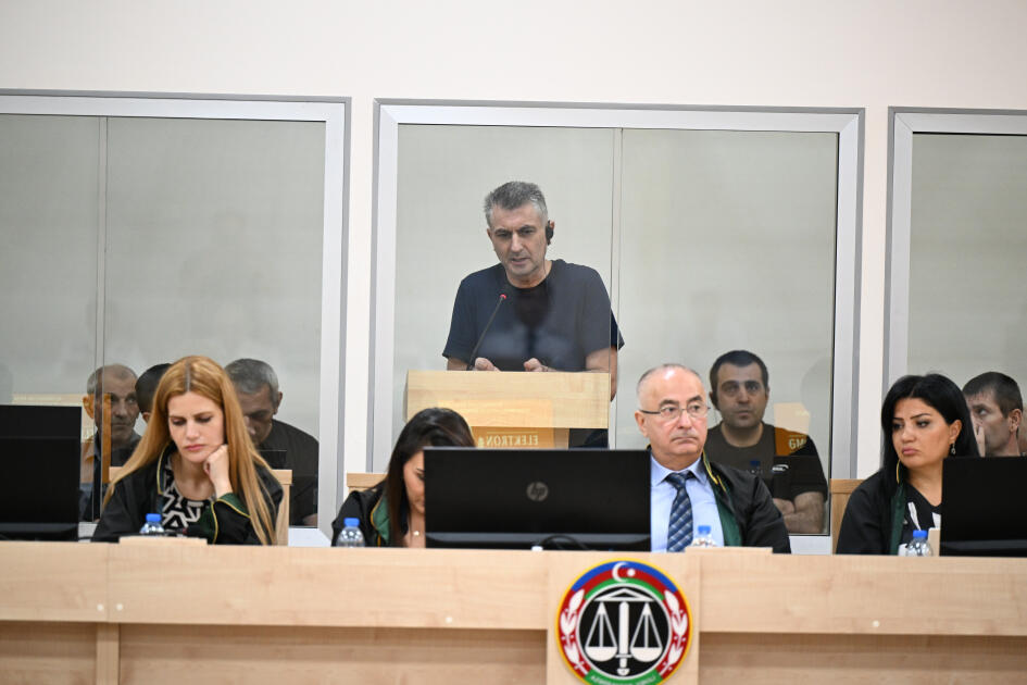 Ermənistan silahlı qüvvələrinin hücumları nəticəsində doğmaları itkin düşmüş, yaralanmış, mina qurbanı olmuş, əsirlikdə işgəncələrə məruz qalmış şəxslər məhkəmədə ifadə veriblər