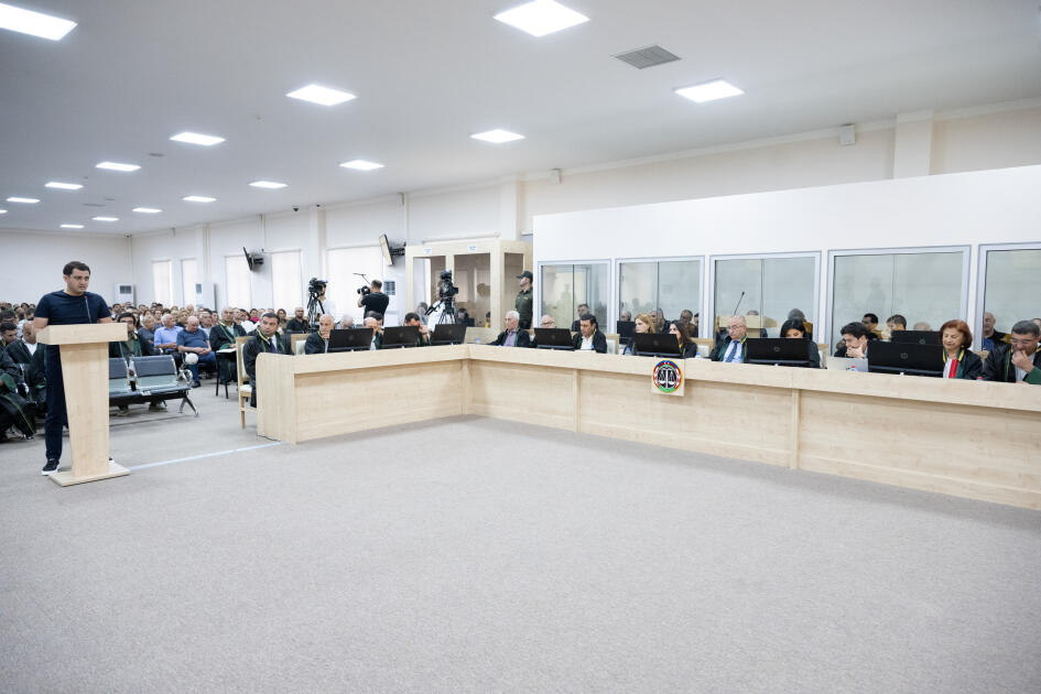 Ermənistan silahlı qüvvələrinin hücumları nəticəsində doğmaları itkin düşmüş, yaralanmış, mina qurbanı olmuş, əsirlikdə işgəncələrə məruz qalmış şəxslər məhkəmədə ifadə veriblər