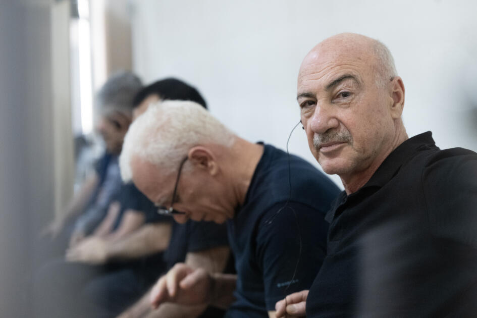 Ermənistan silahlı qüvvələrinin hücumları nəticəsində doğmaları itkin düşmüş, yaralanmış, mina qurbanı olmuş, əsirlikdə işgəncələrə məruz qalmış şəxslər məhkəmədə ifadə veriblər