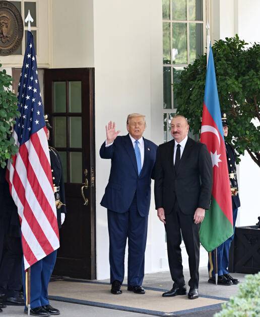 Prezident İlham Əliyev Ağ Evə gəlib