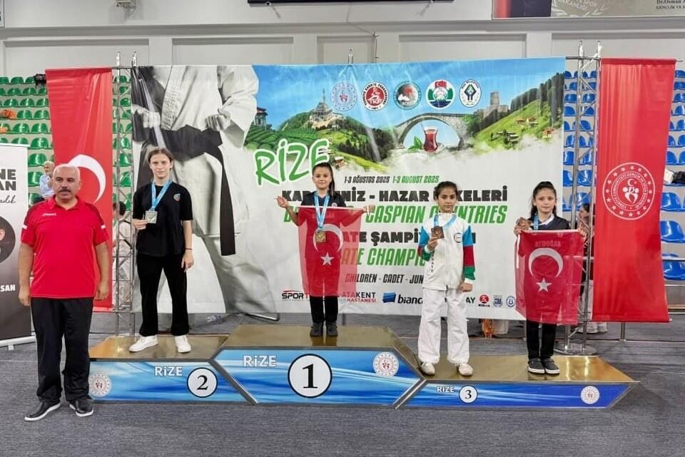 Азербайджанская каратистка стала чемпионкой в Турции