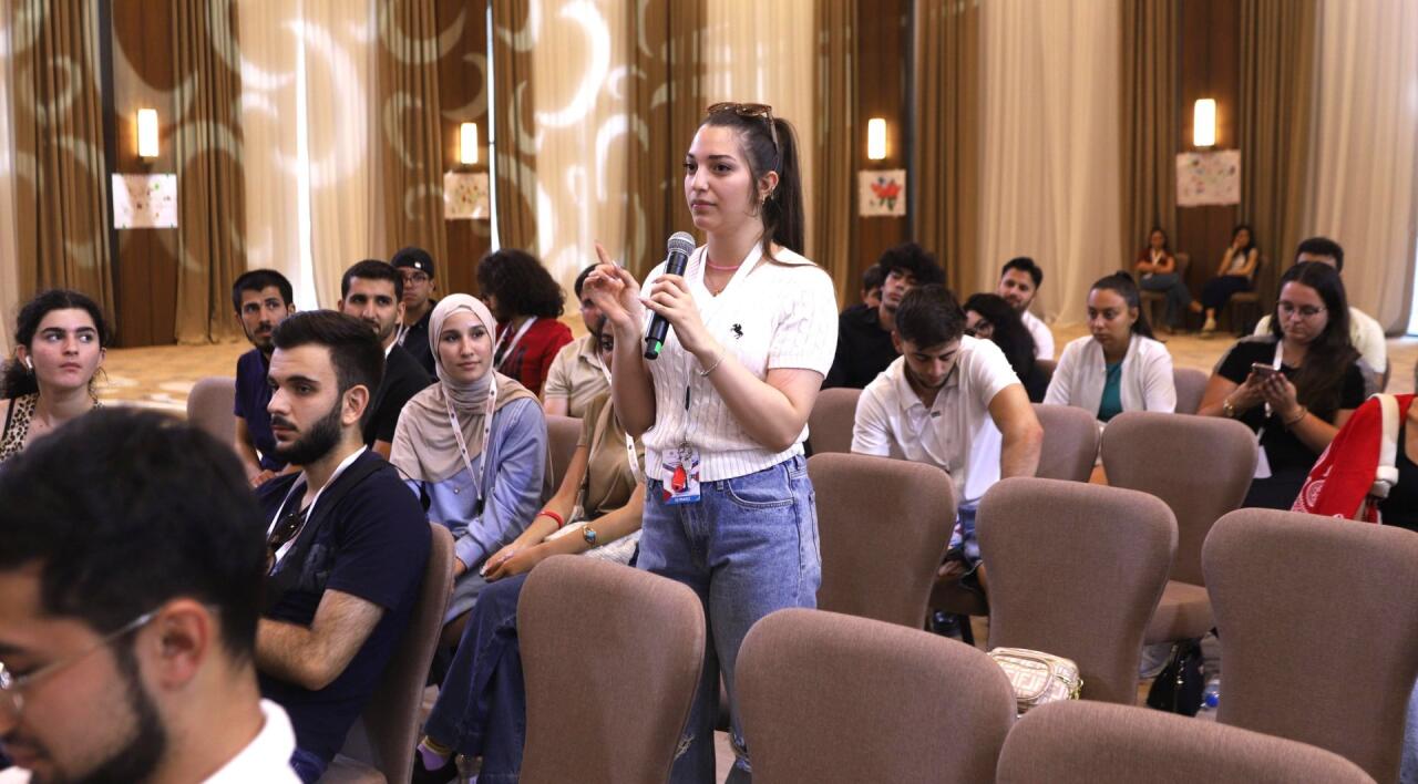 Xankəndidə diaspor gəncləri ilə qlobal miqyaslı virtual icma və şəbəkələşmə mövzusunda müzakirələr aparılıb