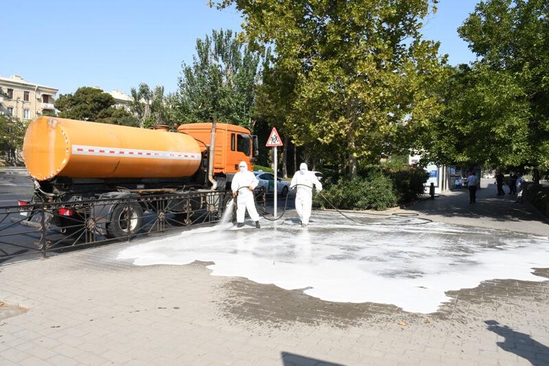 Paytaxtın küçələri yenidən yuyulub, yaşıllıqlara qulluq göstərilib