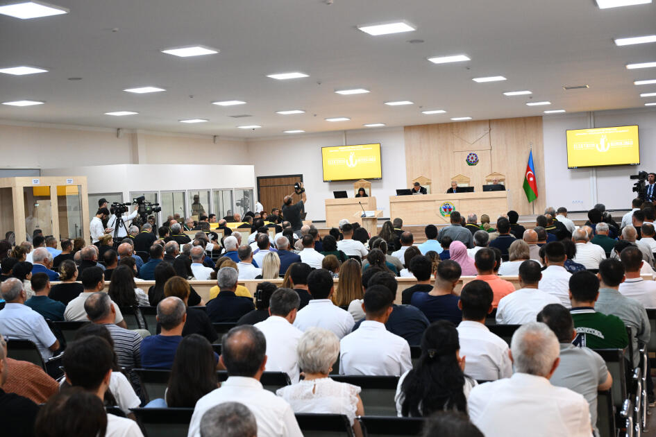 Ermənistan silahlı qüvvələrinin hücumları nəticəsində doğmaları öldürülmüş, yaralanmış, mina qurbanı olmuş, əsirlikdə və girovluqda işgəncələrə məruz qalmış şəxslər məhkəmədə ifadə veriblər