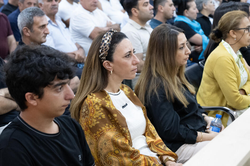 Ermənistan silahlı qüvvələrinin hücumları nəticəsində doğmaları öldürülmüş, yaralanmış, mina qurbanı olmuş, əsirlikdə və girovluqda işgəncələrə məruz qalmış şəxslər məhkəmədə ifadə veriblər