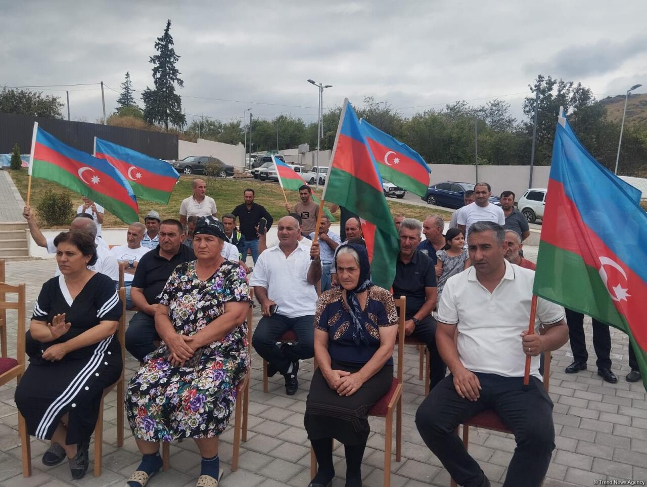 Xocalının Xanyurdu kəndinə 62 nəfər qayıtdı, açarlar təqdim edilib