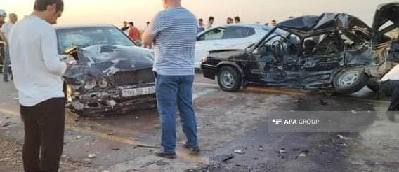 В ДТП в Билясуваре: погибли отец и дочь, трое пострадали