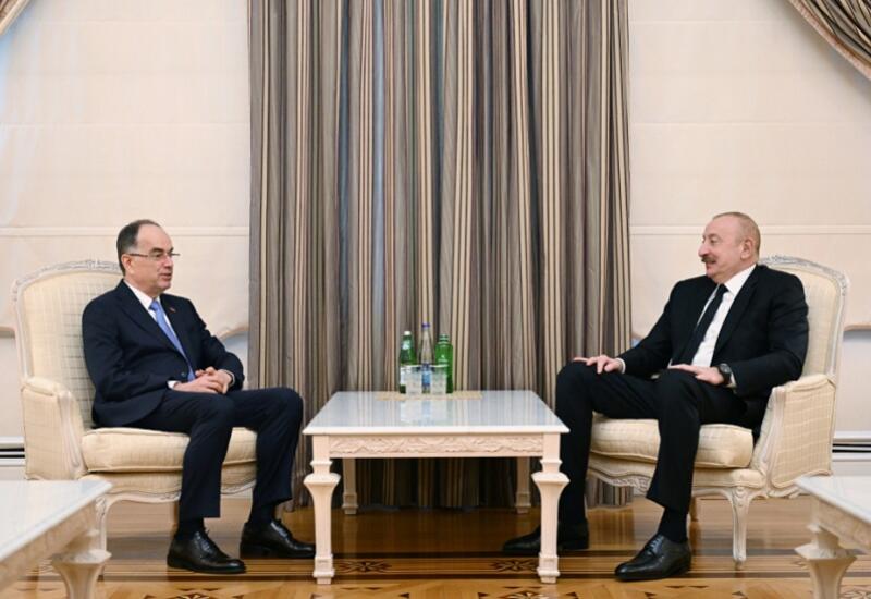 Президент Албании позвонил Президенту Ильхаму Алиеву