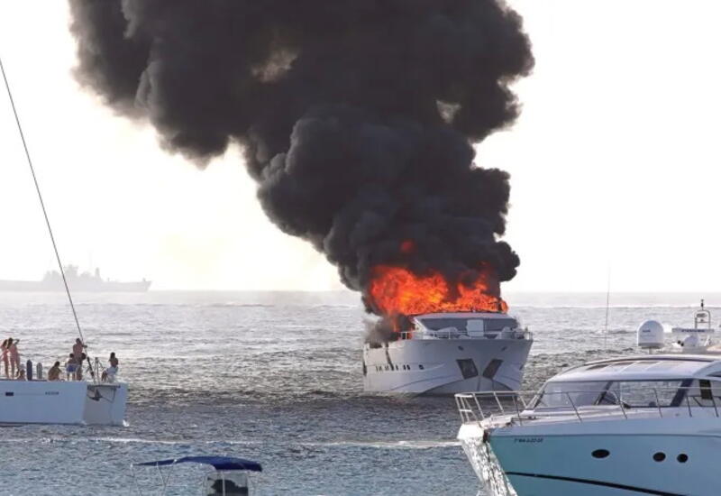 В Средиземном море загорелась и затонула яхта с экипажем и пассажирами