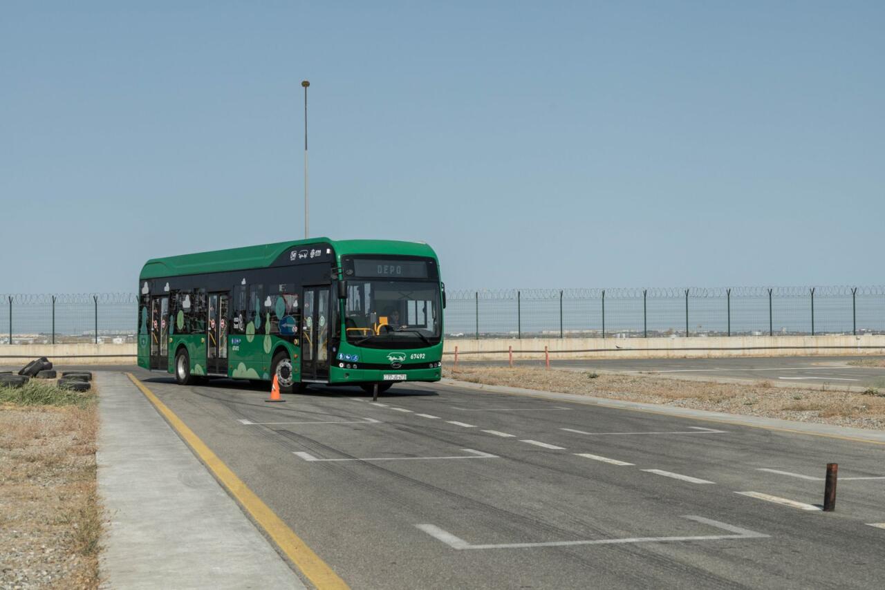 Avtobus idarə edəcək qadın sürücülər hazırlanır