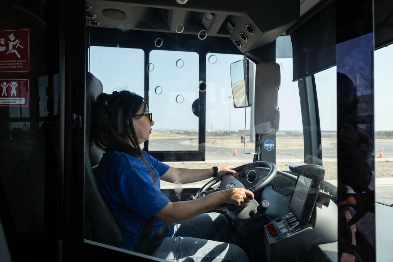 Avtobus idarə edəcək qadın sürücülər hazırlanır