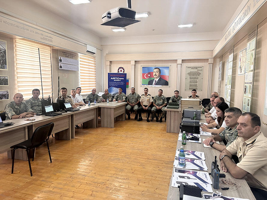 Azərbaycan Ordusunun rabitə ixtisaslı zabitləri ilə təlim-metodiki toplanış keçirilib