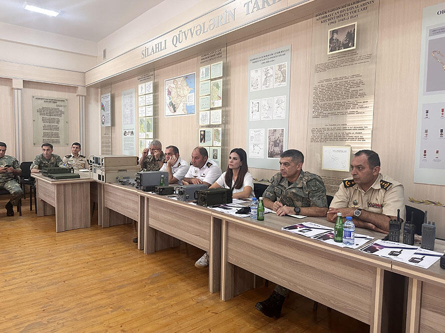 Azərbaycan Ordusunun rabitə ixtisaslı zabitləri ilə təlim-metodiki toplanış keçirilib