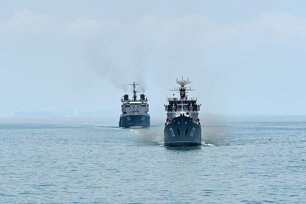 Тактические учения с боевой стрельбой в ВМС Азербайджана
