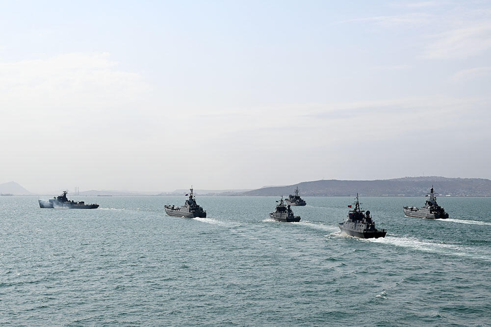 Тактические учения с боевой стрельбой в ВМС Азербайджана