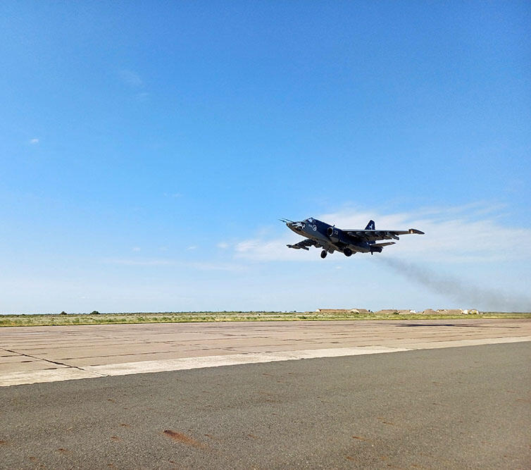 Авиационные подразделения выполнили учебно-тренировочные полеты
