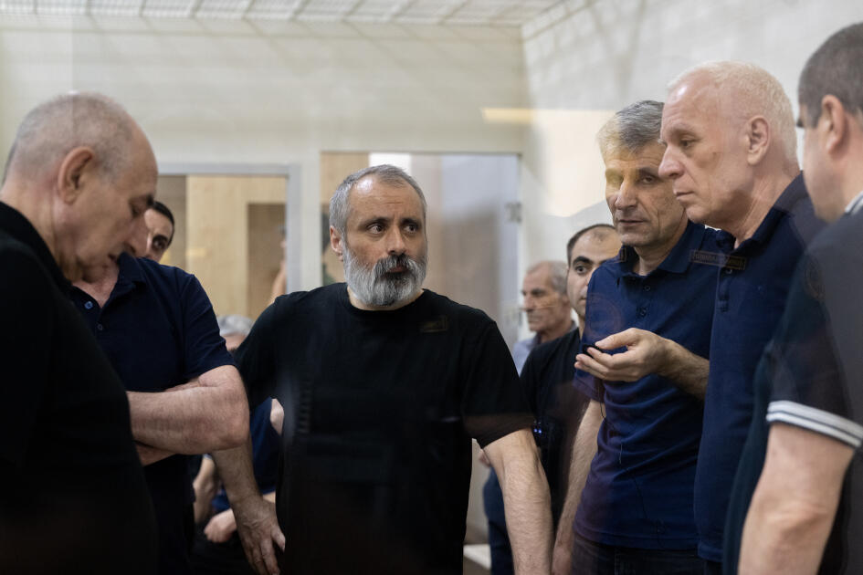 Ermənistan silahlı qüvvələrinin Xankəndiyə, Laçına, Kəlbəcərə, Ağdərəyə, Cəbrayıla, Füzuliyə hücumları nəticəsində məcburi köçkün düşmüş, yaralanmış, doğmaları öldürülmüş şəxslər məhkəmədə ifadə veriblər