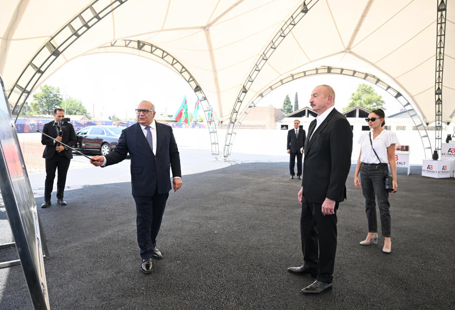 Президент Ильхам Алиев и Первая леди Мехрибан Алиева приняли участие в церемонии закладки фундамента предприятия по производству базальтовой продукции в Гяндже